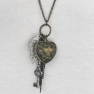 NWOT Peacock Heart Charm Necklace